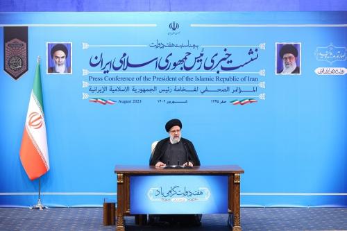  دشمن در پیشبرد دو راهبرد «منزوی کردن ایران در جهان» و «مأیوس کردن مردم در درون» شکست خورد