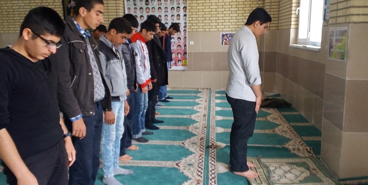  زنگ «نماز» در مدارس سراسر کشور نواخته می‌شود 