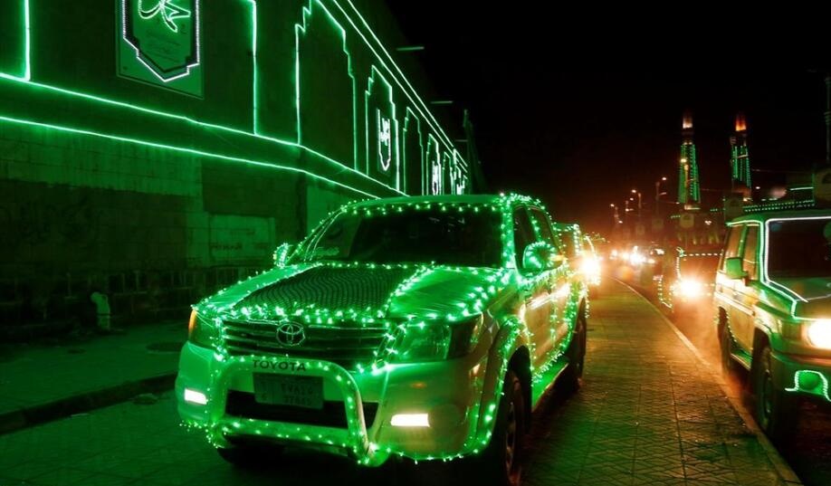  خودروهای تزئین شده با نور سبز در یمن 