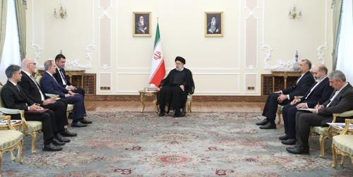  رئیسی در دیدار وزیر خارجه آذربایجان: ایران بر حل مسائل منطقه از طریق تعامل تأکید دارد 