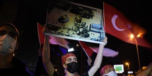  تظاهرات مردم استانبول در حمایت از غزه+فیلم