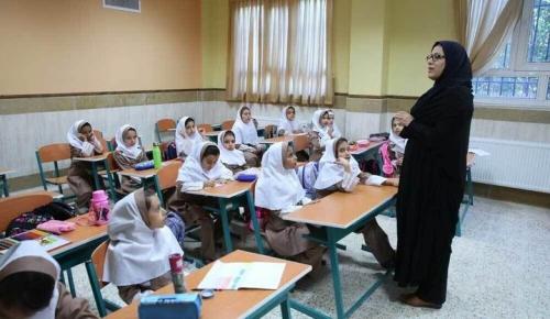 چند هزار نفر از معلمان آموزش‌و‌پرورش از مهر ماه تا به امروز "یک ریال حقوق" دریافت نکرده‌اند! 