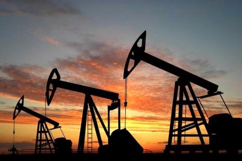 قیمت نفت افزایش یافت/ کاهش تولید تا پایان سال ادامه می یابد