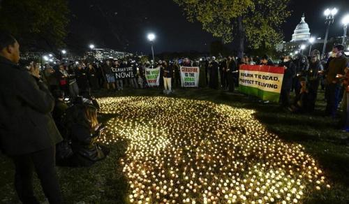  روشن کردن شمع مقابل ساختمان کنگره آمریکا 
