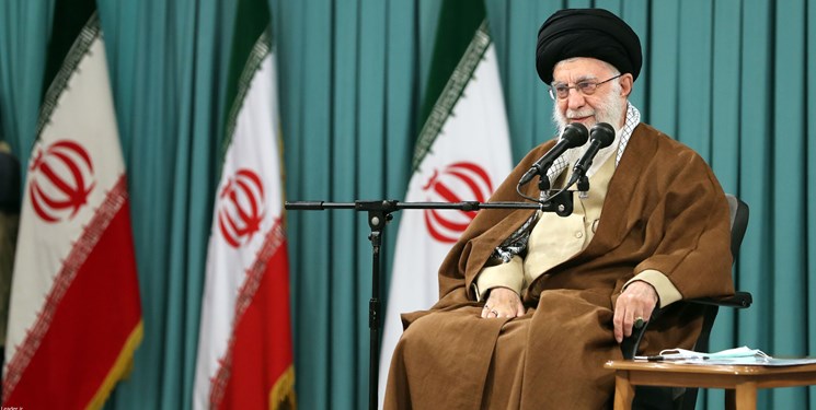 رهبر معظم انقلاب، تنها مسئول نظام جمهوری اسلامی ایران است/رهبر انقلاب خطاب به دانشجویان: درگیر حاشیه‌ها نشوید/توصیه ها ی مهم رهبر به دانشجویان به مناسبت روز دانشجو