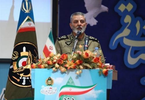  سرلشکر موسوی: تربیت و آموزش یک رکن مهم در ارتش است 