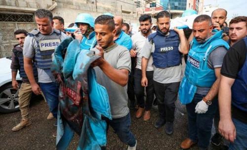 فیلم/ دو خبرنگار زخمی فلسطینی در غزه