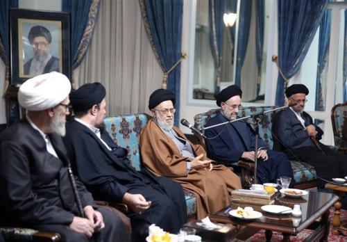 جزئیات نشست «مجمعین» در حرم امام خمینی/ حمایت از لیست روحانی منوط به نظر جبهه اصلاحات است 