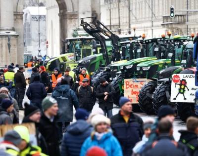  عکس/ اعتصاب تراکتوری کشاورزان آلمانی