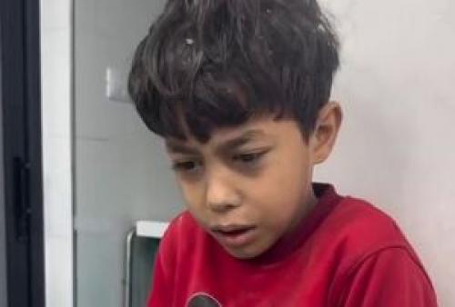  فیلم/ لرز کودک فلسطینی از ترس بمباران