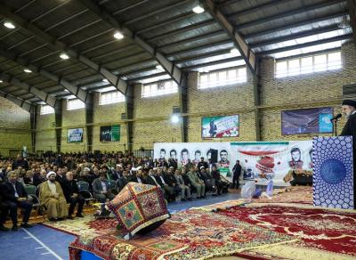 عکس/ دیدار رئیسی با جمعی از اقشار شهرستان فیروزکوه