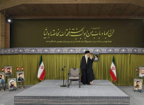 عکس/ دیدار اعضای ستاد کنگره ملی ۲۴۰۰۰ شهید تهران با رهبر 