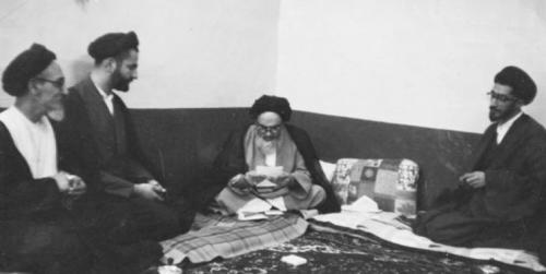 آیت‌الله خمینی قلب تپنده مبارزات انقلاب مردم ایران بود