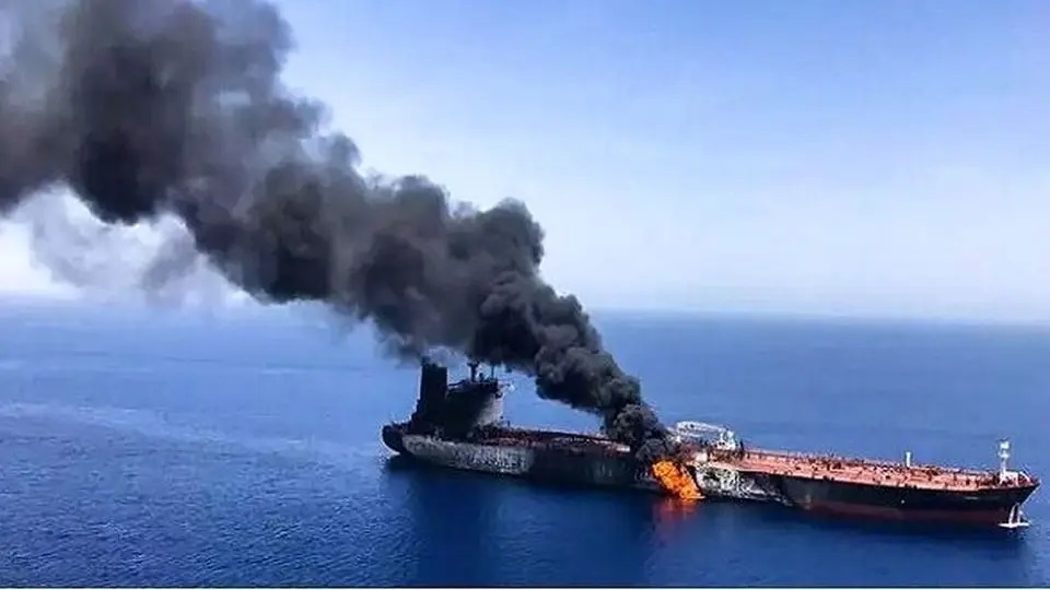 یک کشتی دیگر در نزدیکی سواحل یمن هدف موشک قرار گرفت