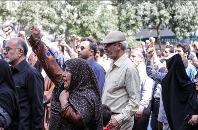 عکس/ نمازگزاران در سالگرد فاجعه منا در مشهد و گرگان راهپیمایی کردند