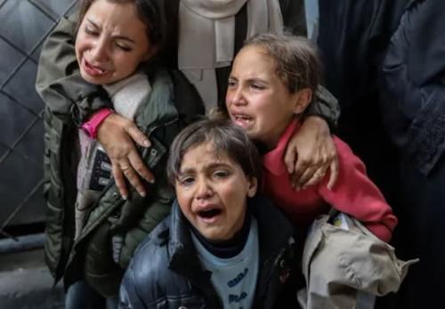 موشک و تشنگی جان کودکان غزه را می‌گیرد