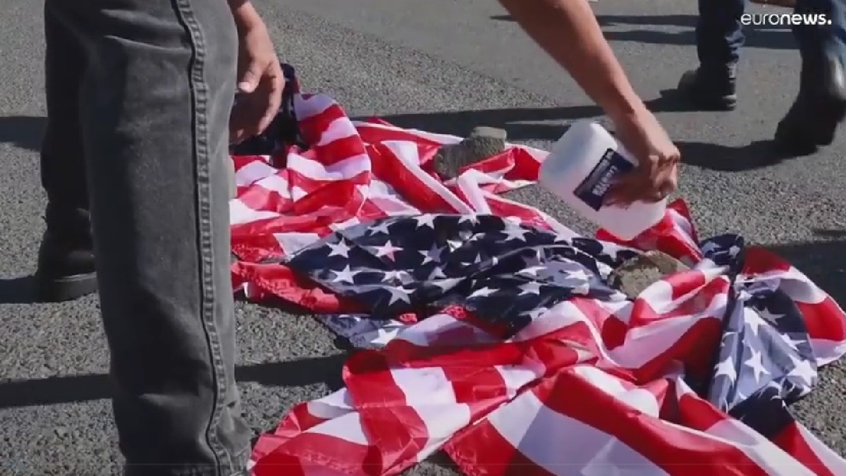 آتش زدن پرچم آمریکا در پورتوریکو 