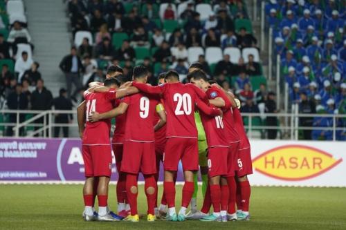 در بازی با ترکمنستان، چمن مصنوعی سبب افت عملکرد ایران شد