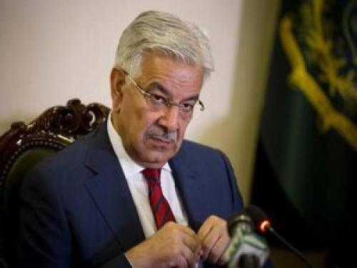 وزیر دفاع پاکستان، افغانستان را «منبع ترور» خواند