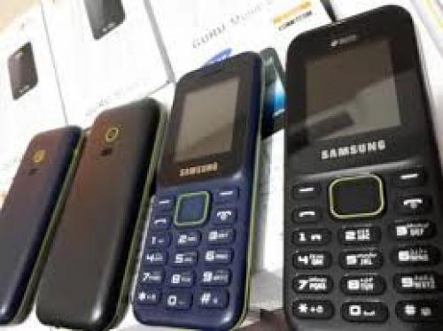 واردات موبایل‌های دکمه‌ای به کشور ممنوع می‌شود