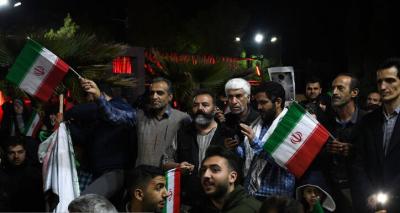 عکس/ تجمع خودجوش ایرانیان بعد از حمله ایران به اسرائیل