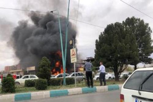 فیلم/ آتش سوزی در یک پمپ بنزین در کرمان