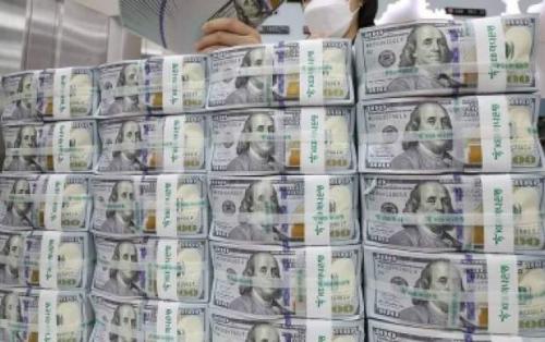 ایران با دور زدن تحریم‌ها ۸۰ میلیارد دلار ذخیره کرد