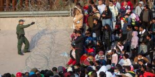  مهاجرت سیل‌آسا: سلاحی برای نابودی مرزهای جغرافیایی و هویت ملی؟ +عکس
