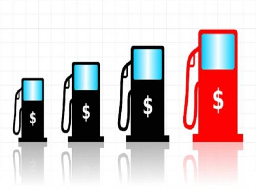 رئیس جایگاه دافزایش 2 درصدی مصرف بنزین در 3 سال گذشته/ قیمت بنزین تا آخر سال جاری ثابت می ماند/ احتمال افزایش قیمت سوخت در سال 96 با نظر دولت
