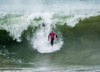  عکس/ مسابقات موج سواری در پرتغال  