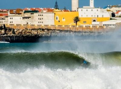 عکس/ مسابقات موج سواری در پرتغال  