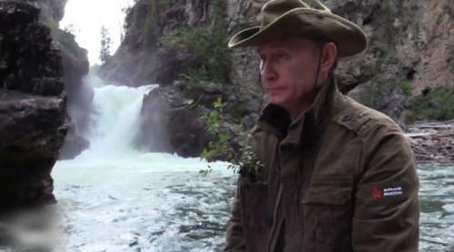 فیلم/ ماهیگیری و غواصی پوتین در تعطیلات