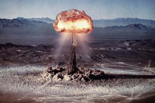 آزمایش بمب‌های هسته‌ای در آمریکا