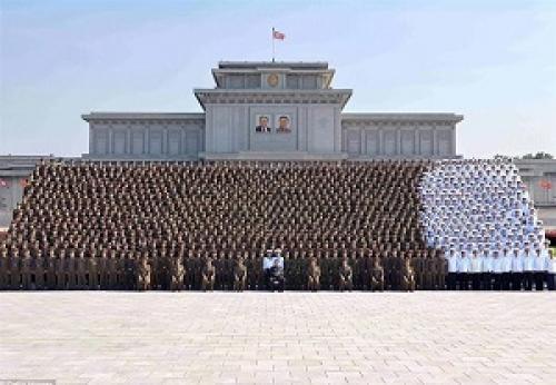 عکس یادگاری رهبر کره شمالی با ارتش آینده + تصاویر 