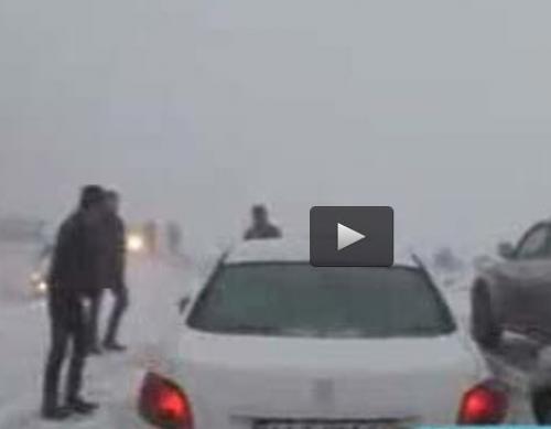  فیلم/ اولین برف پائیزی درطالقان و غافلگیری رانندگان