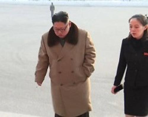  عکس/ رهبر کره شمالی در کنار خواهرش