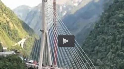  فیلم/ حادثه مرگبار فروریختن پل در کلمبیا