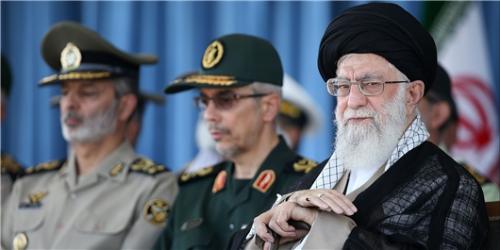انقلاب، به شرط «صبر» و «تقوا» ریشه‌دار و آینده‌دار است/ اگر ایران مقتدر نبود، یک دهم تلاش دشمن کافی بود تا نظام محبوب را از ملت بگیرد