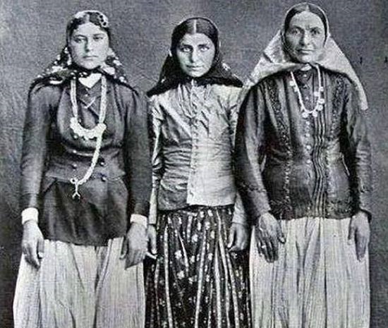 dokhtarhaye-poldare-tehrani