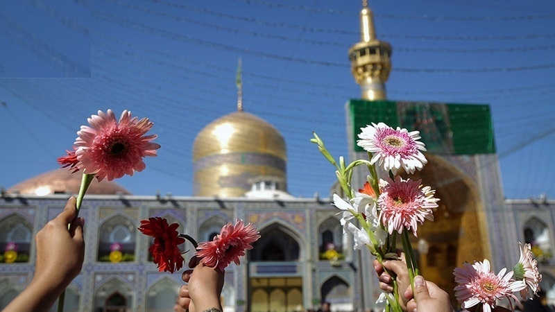 حرم نورانی امام رضا (ع) گلباران می‌شود 
