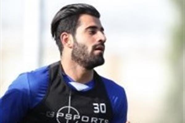 درگیری و جنجال در استقلال به اوج رسید:کتک کاری ستاره جنجالی ابی پوشان با کادر فنی استقلال/پای کمیته انظباتی و پلیس به استقلال بازشد/فوری