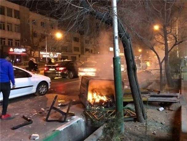آغاز اقدامات عملی خاندان پهلوی برای اجابت خواسته های ضد ایرانی آل سعود/ اولین گام؛ دعوت به تجمع آشوبگرانه