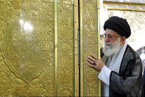 غبارروبی مضجع مطهر حضرت امام رضا (علیه‌السلام)