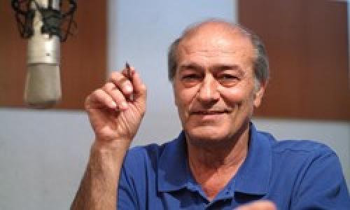 پیکر مرحوم «محمد عبادی» تشییع شد/ خداحافظی با صدای ماندگار سریال‌های تلویزیون