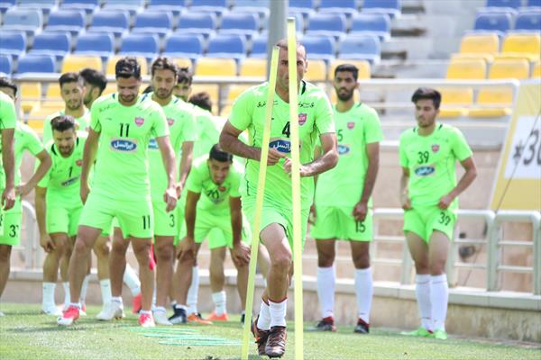 سوپرایز جنجالی برانکو دردیدار حساس پرسپولیس برای هوادران:ستاره خارجی سرخ پوشان در ترکیب پرسپولیس/ترکیب طوفانی پرسپولیس مقابل نفت مسجد سلیمان
