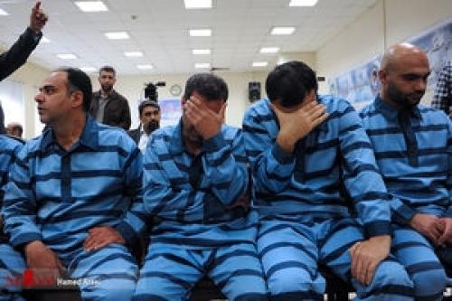 خرید و فروش غیر قانونی ۲۵۳ میلیون دلار توسط ۱۹ نفر/ سرنوشت ارزهایی که متهمان خریده‌اند مشخص نیست