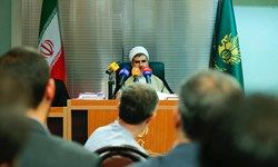 ادامه رفتارهای نامتعارف متهم در دادگاه/ قاضی: متهم از پذیرش کیفرخواست استنکاف کرده است