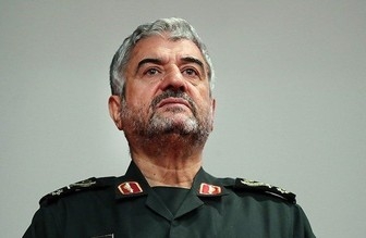 پیام تبریک فرمانده سپاه به فرمانده ارتش برای یک خلبان 