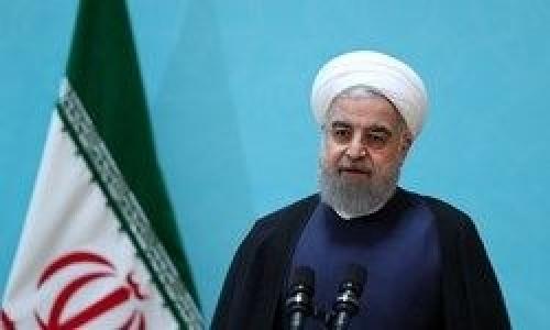 آمریکایی‌ها از طرق مختلف برای مذاکره پیغام می‌دهند/ مردم ما هرگز تسلیم فشار آمریکا نخواهند شد