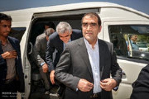 «خودت بمال» وزیر بهداشت دردسر شد / پاسخ یک متخصص فیزیوتراپ به صحبت‌های قاضی‌زاده هاشمی +عکس